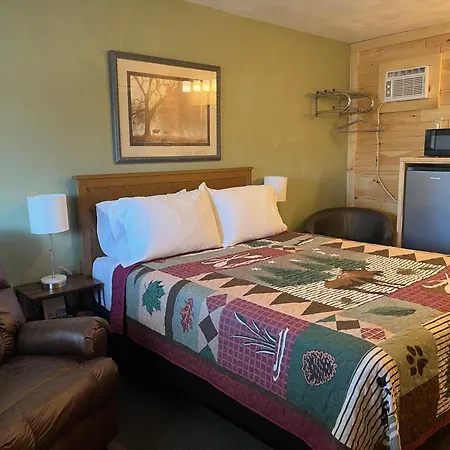 Cedars Motel Saint Ignace Exterior photo