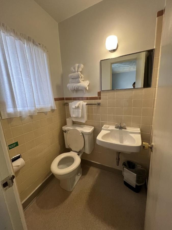 Cedars Motel Saint Ignace