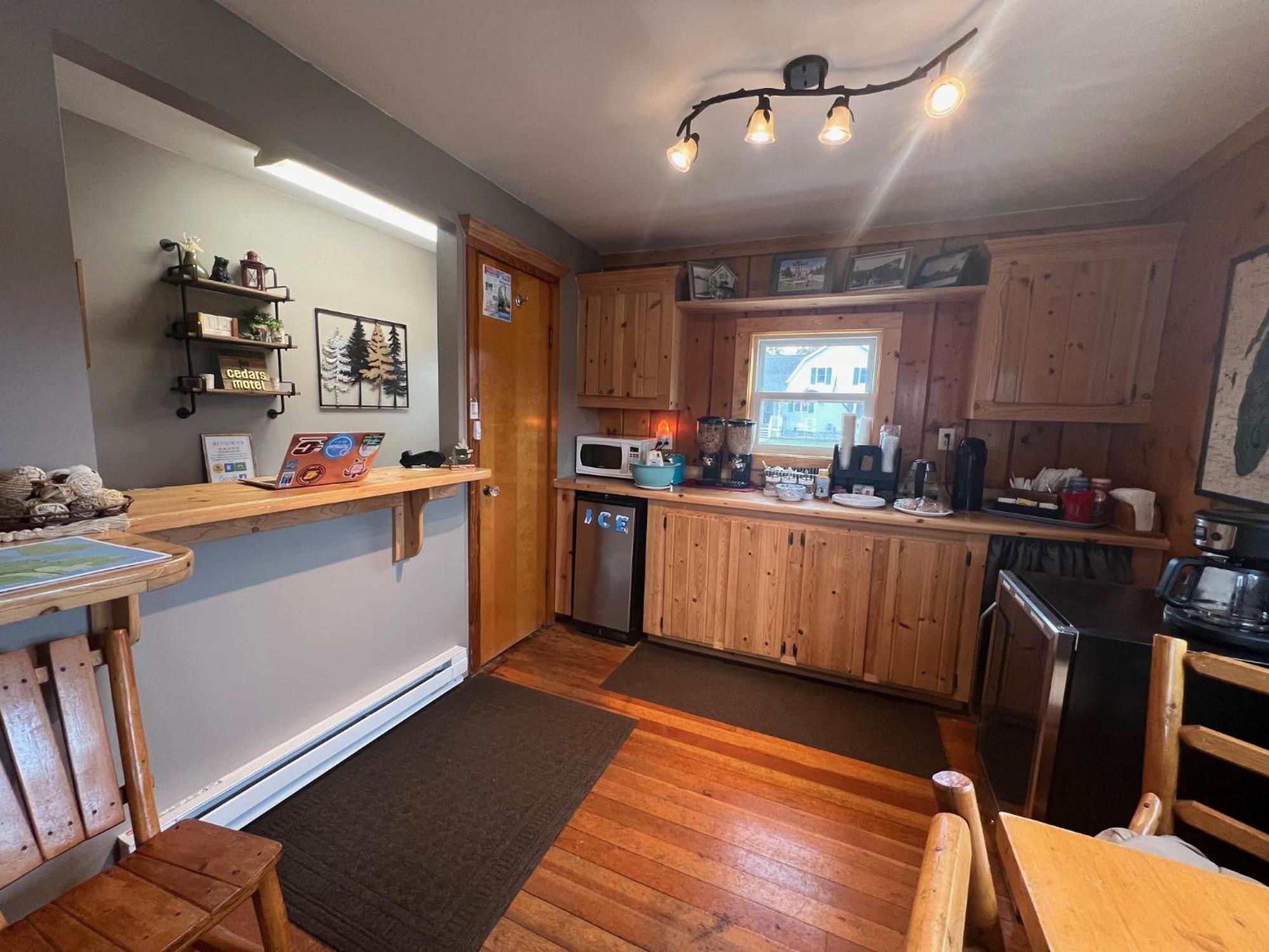 Cedars Motel