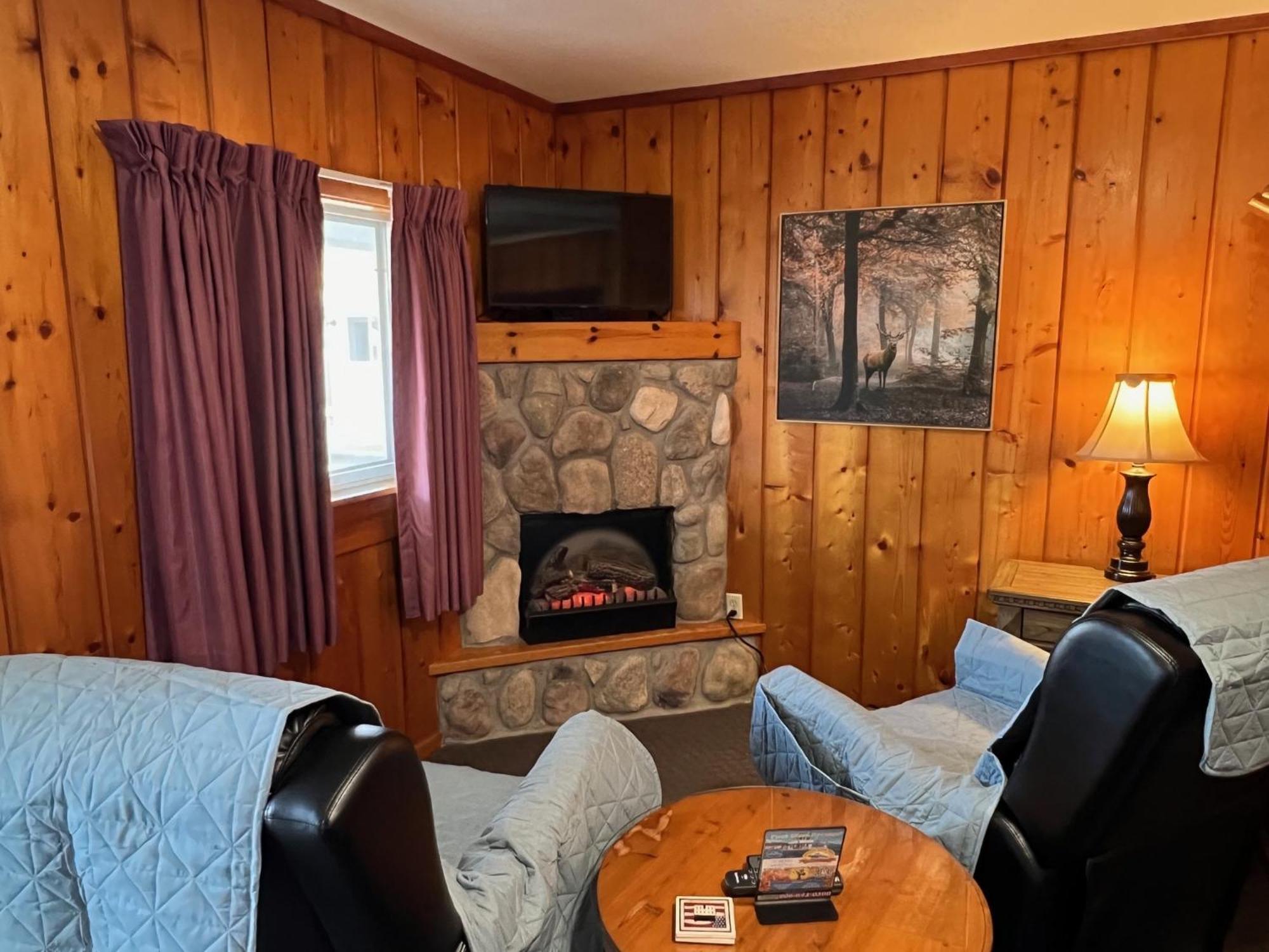 Cedars Motel Saint Ignace